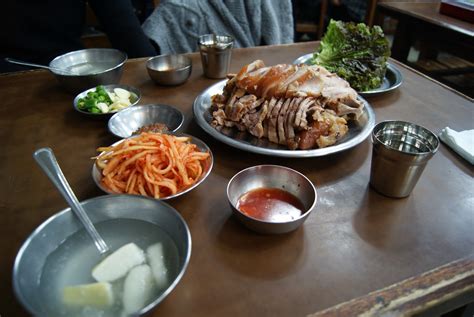 장충동 족발: 한국 전통 음식의 현대적 변주